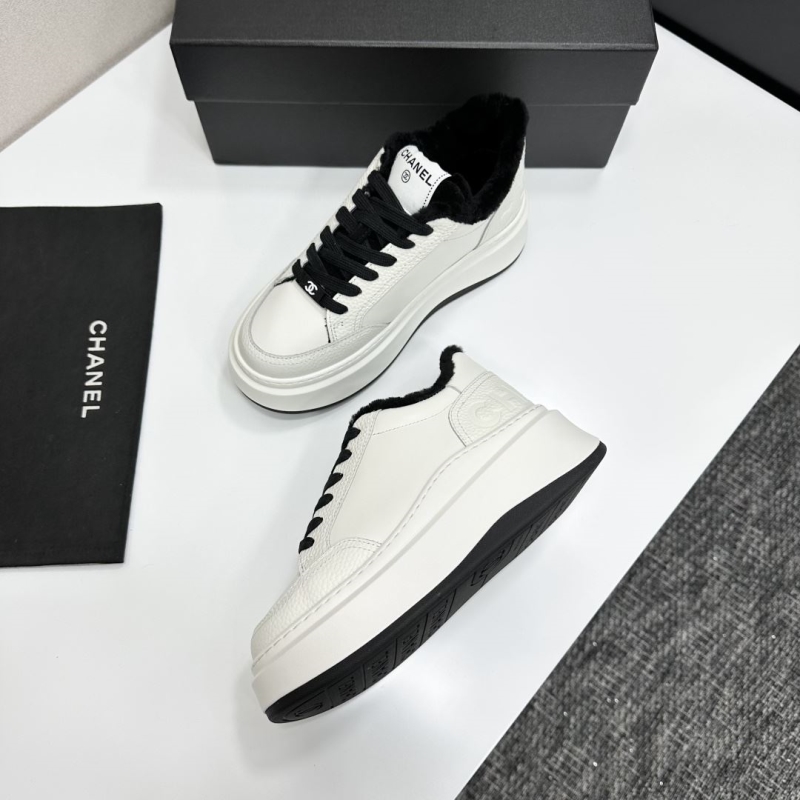 Ch**el sport shoes